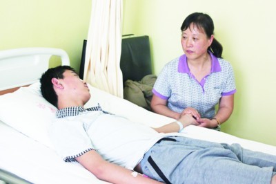 ���죺�Դ�ĸ֮������